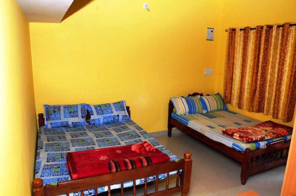 Akashadeepa Homestay Мадікері Номер фото