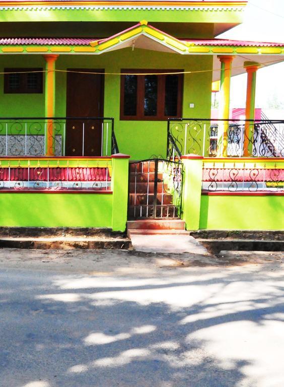 Akashadeepa Homestay Мадікері Номер фото